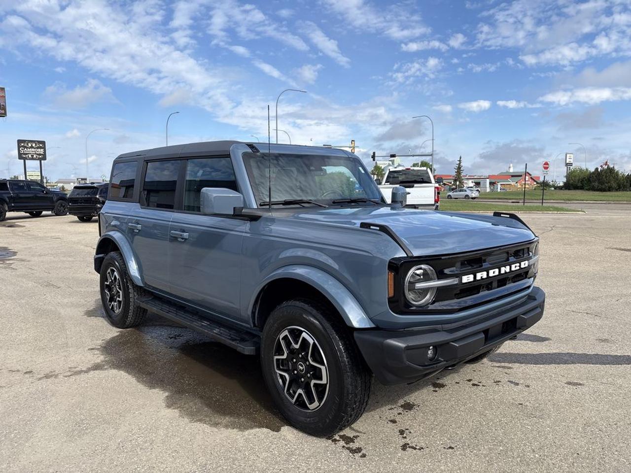 2024 Ford Bronco Outer Banks Photo0