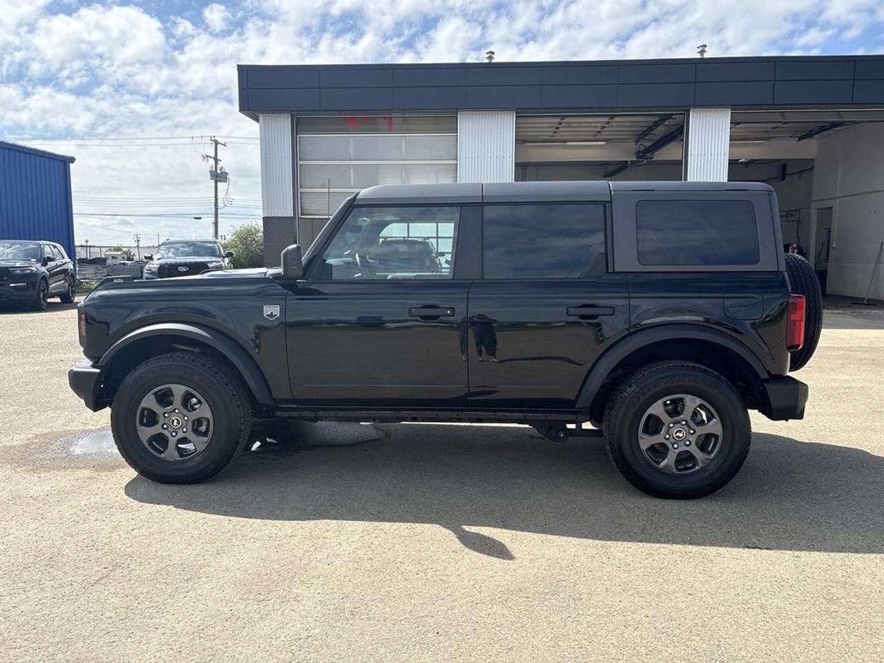 2024 Ford Bronco Big Bend Photo3