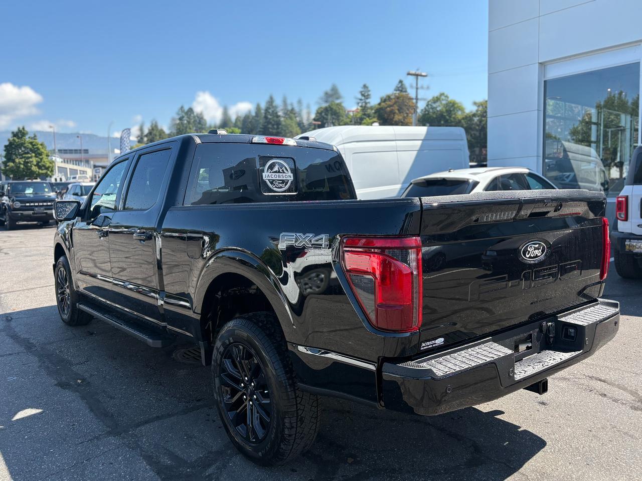2026 Ford F-150 XLT Photo2