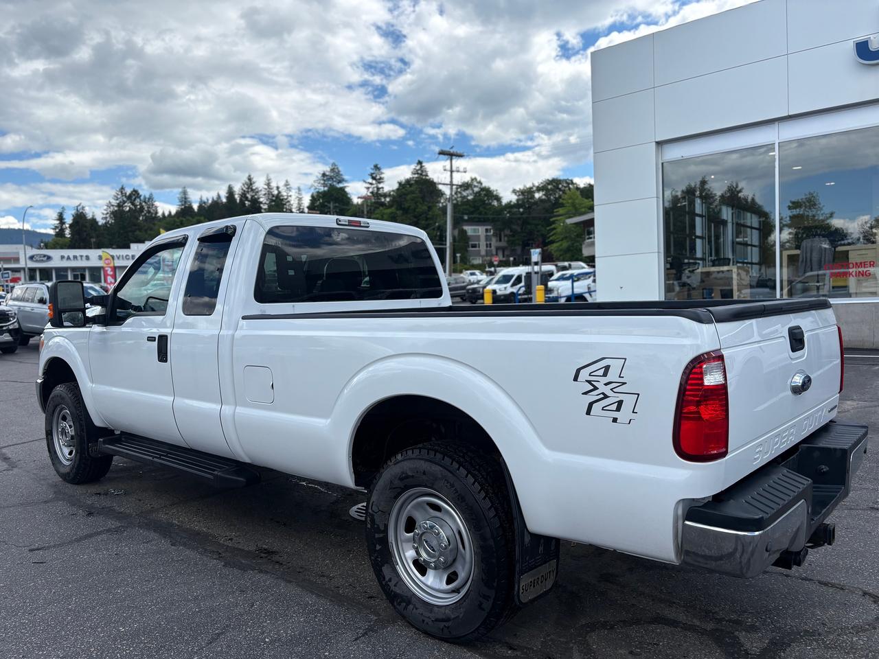 2016 Ford F-250 Super Duty SRW XLT Photo2