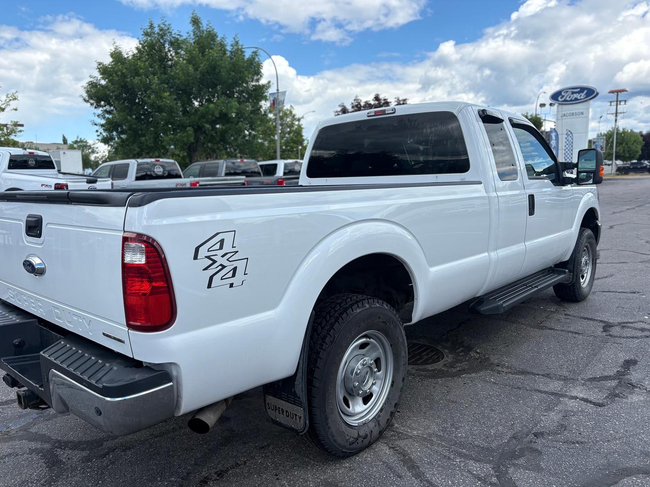 2016 Ford F-250 Super Duty SRW XLT Photo4