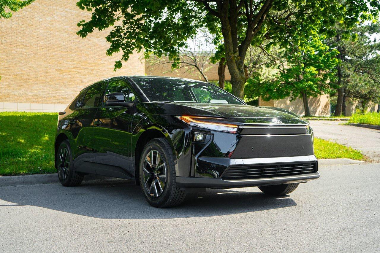 2026 Toyota bZ XLE Photo2