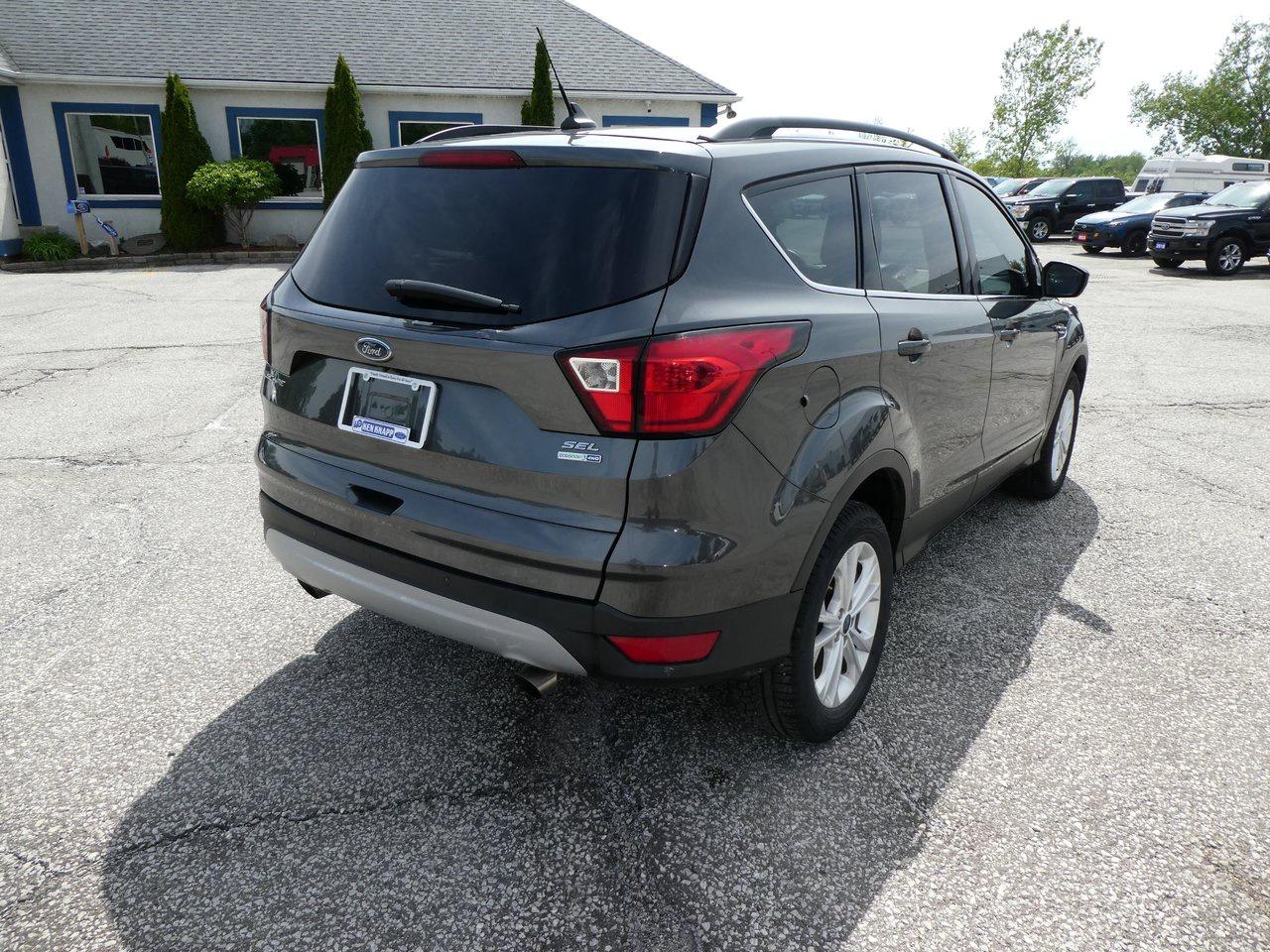 2019 Ford Escape SEL | Leather | Heated Seats | Backup Cam | Photo