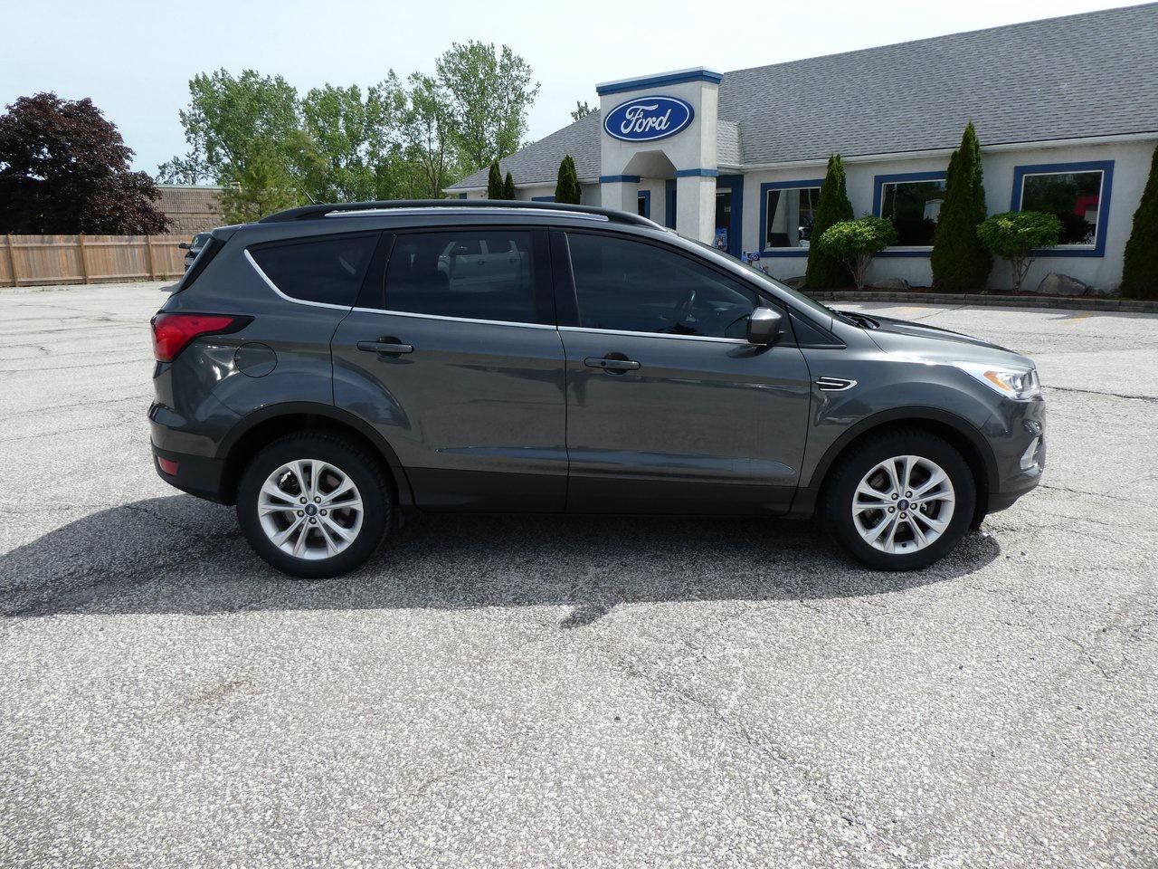 2019 Ford Escape SEL | Leather | Heated Seats | Backup Cam | Photo