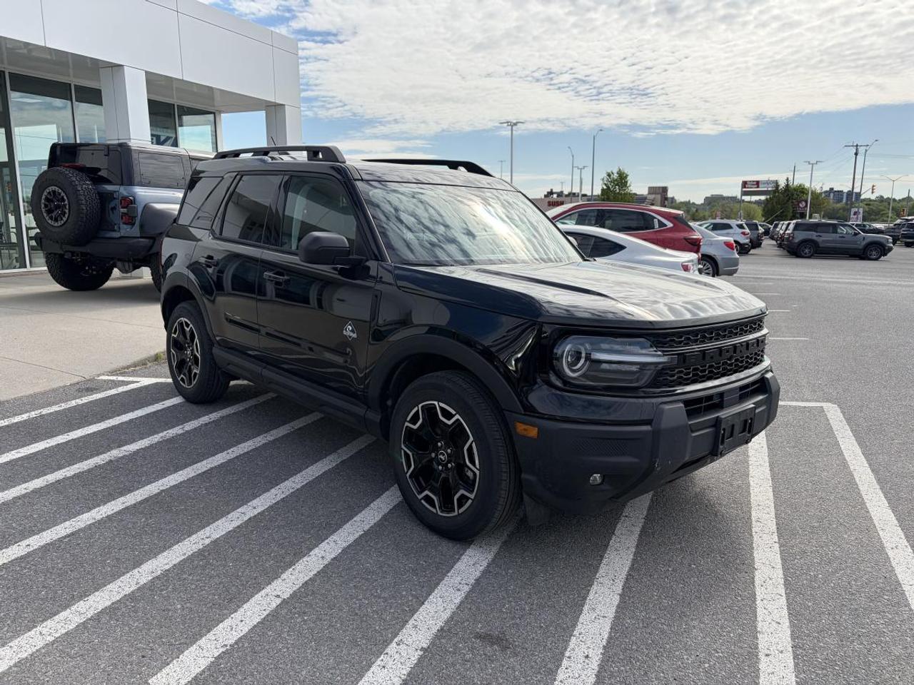 2025 Ford Bronco Sport Outer Banks Photo2