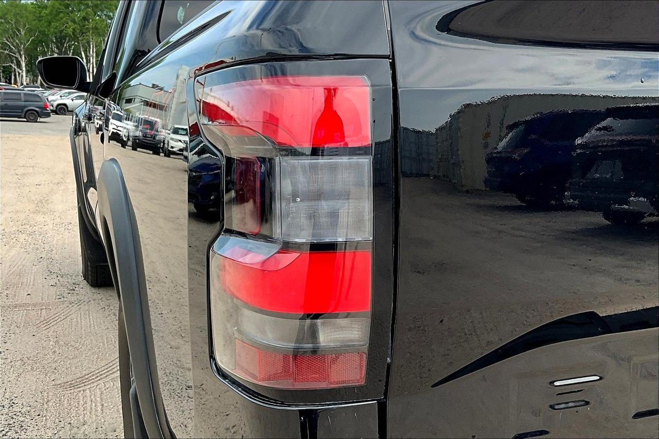 2024 Nissan Frontier V6 | 4X4 | CREW CAB | LOADED Photo