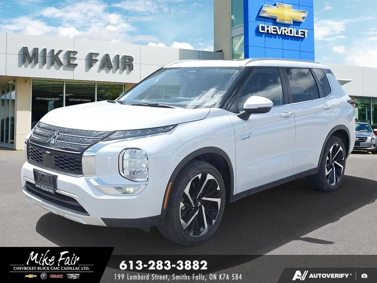 2025 Mitsubishi Outlander Plug-In Hybrid  Photo0