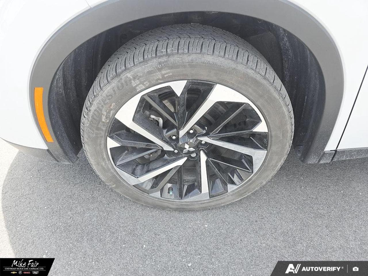 2025 Mitsubishi Outlander Plug-In Hybrid  Photo
