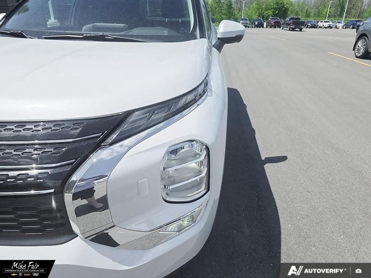 2025 Mitsubishi Outlander Plug-In Hybrid  Photo