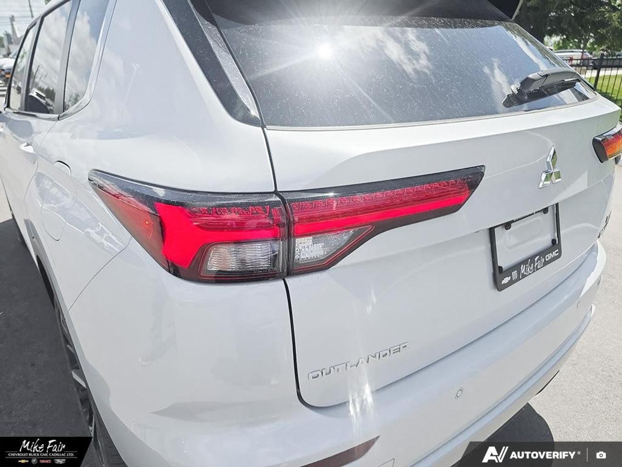 2025 Mitsubishi Outlander Plug-In Hybrid  Photo