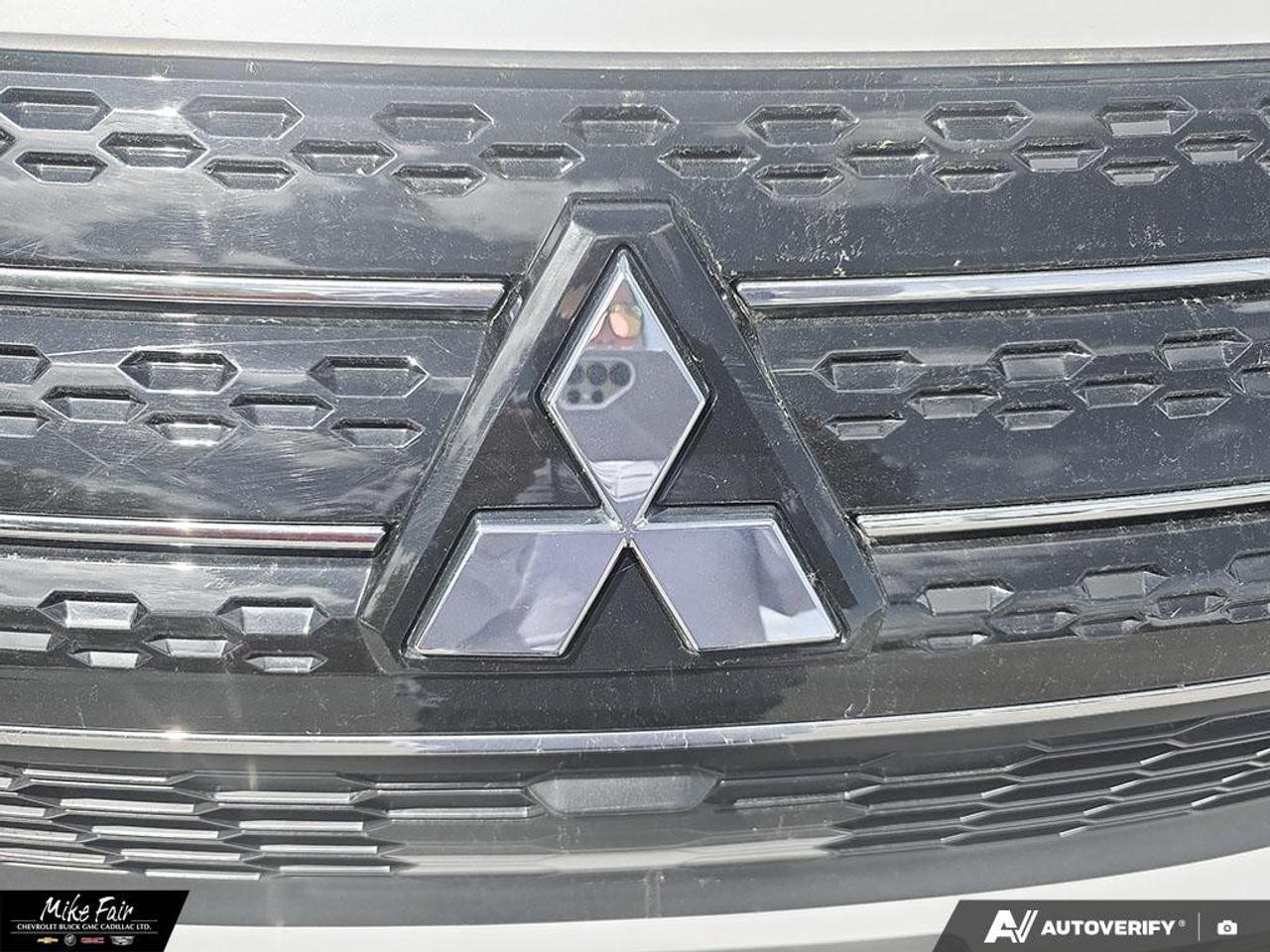 2025 Mitsubishi Outlander Plug-In Hybrid  Photo