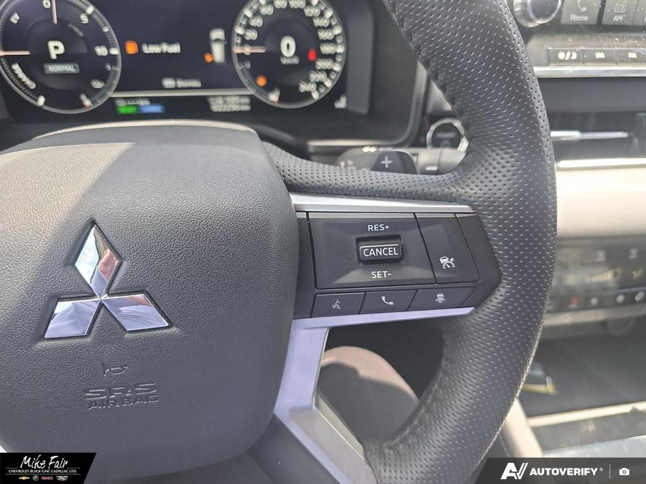 2025 Mitsubishi Outlander Plug-In Hybrid  Photo