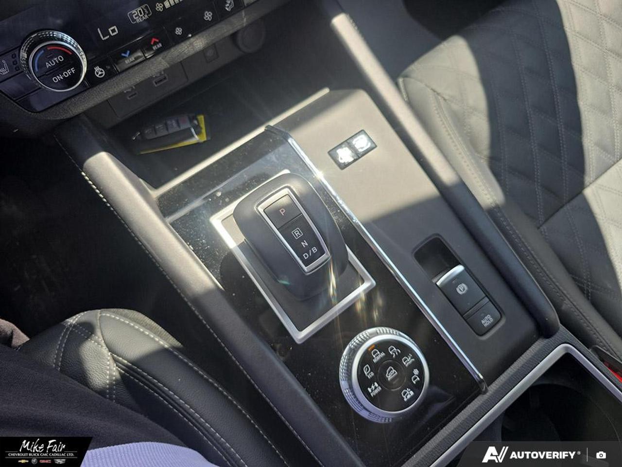 2025 Mitsubishi Outlander Plug-In Hybrid  Photo