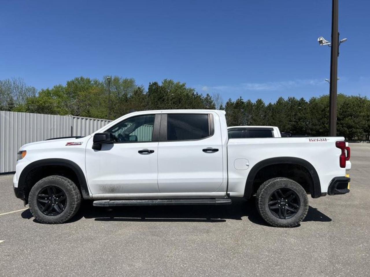 2023 Chevrolet Silverado 1500 LT Trail Boss Crew Cab 6' Bed 4WD | No Accidents | Heated Steering Photo