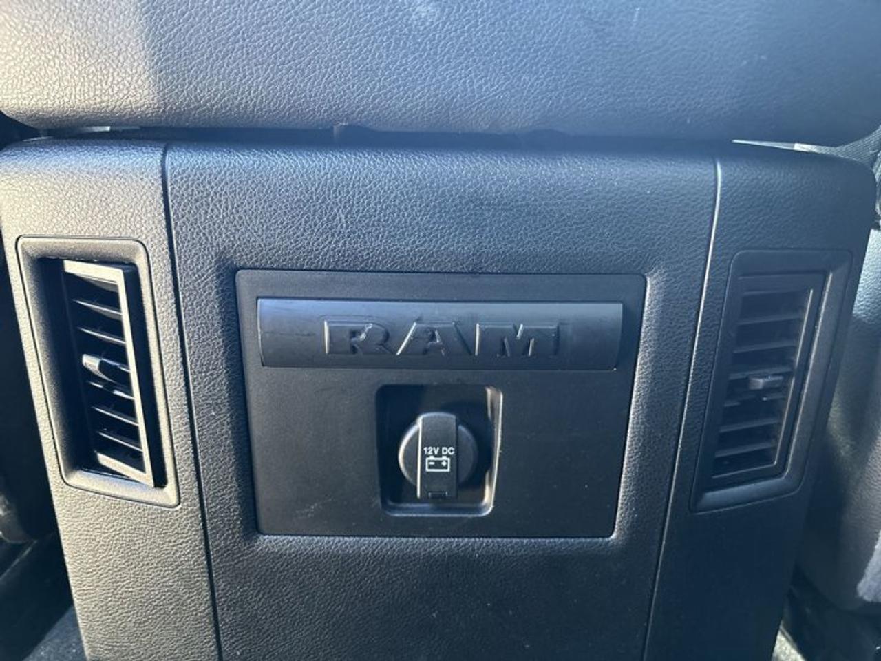 2021 RAM 1500 Classic Classic Warlock Crew Cab 5'7 Box 4x4 | No Accidents Photo