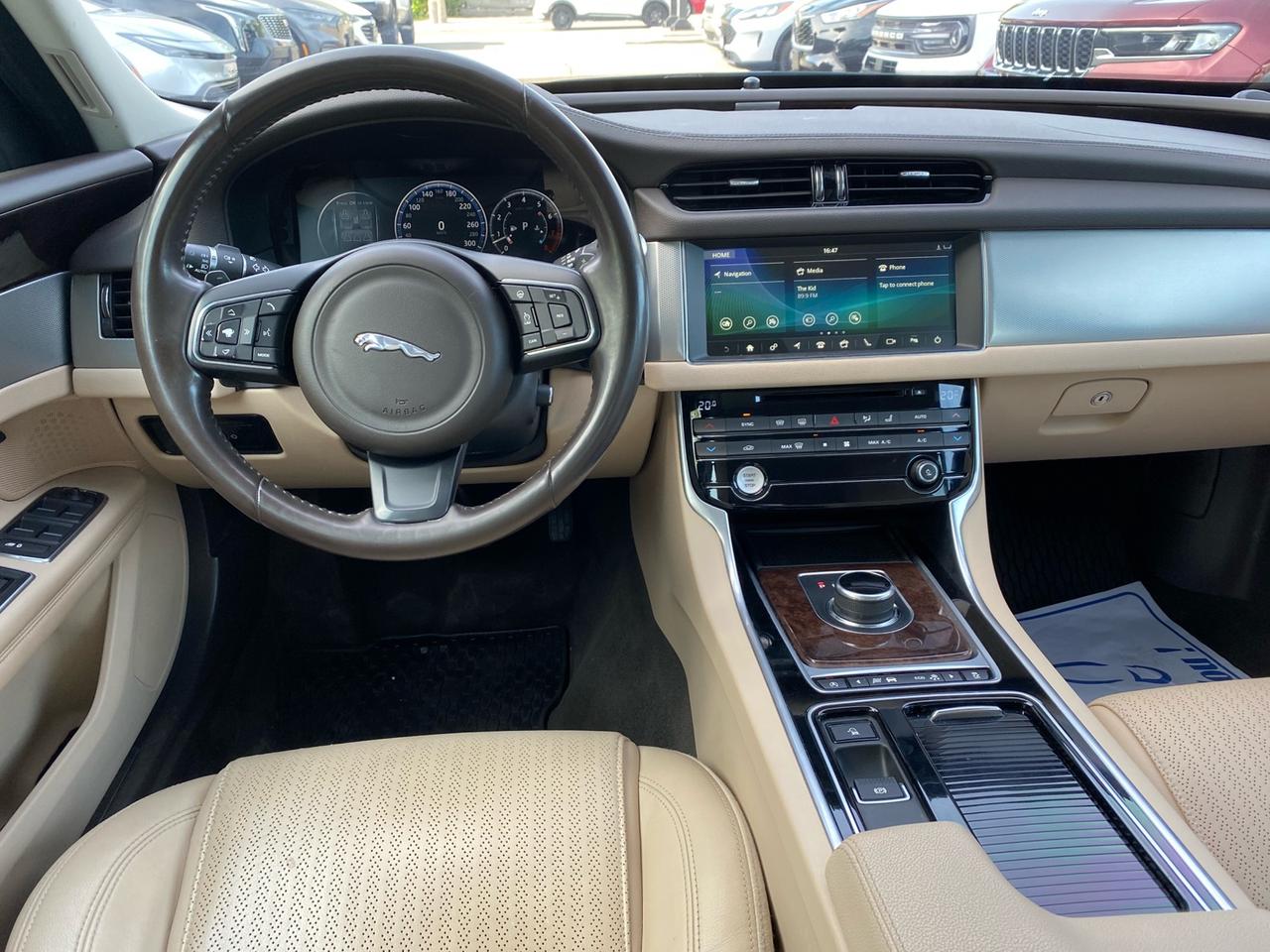 2017 Jaguar XF 35t Prestige | AWD | NAV | Sunroof Photo