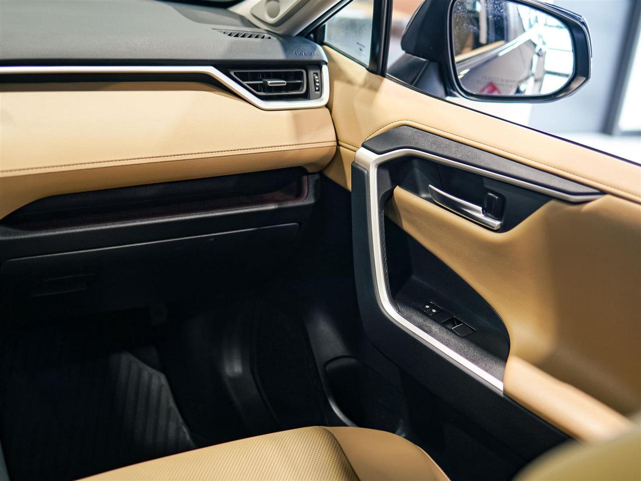 2019 Toyota RAV4 ** SALE PENDING BY AMIT ** Photo