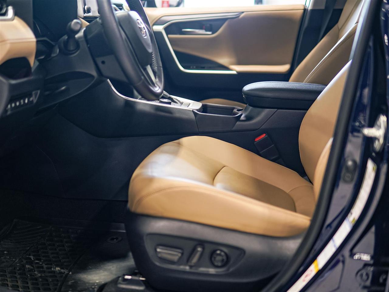 2019 Toyota RAV4 ** SALE PENDING BY AMIT ** Photo