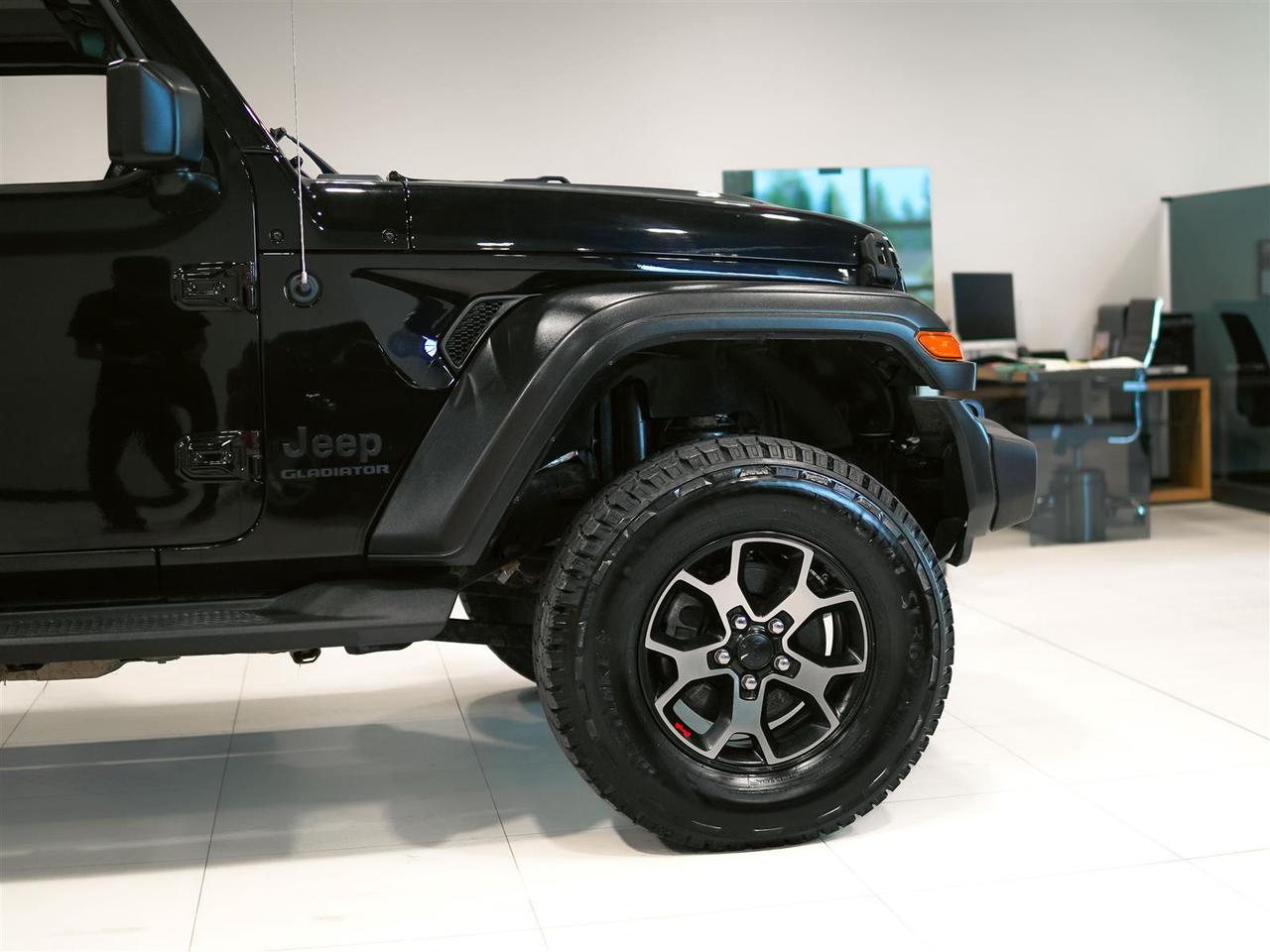 2020 Jeep Gladiator SPORT | S | 4X4 | NO ACCIDENTS | TECH | HARD TOP | TOW PKG Photo