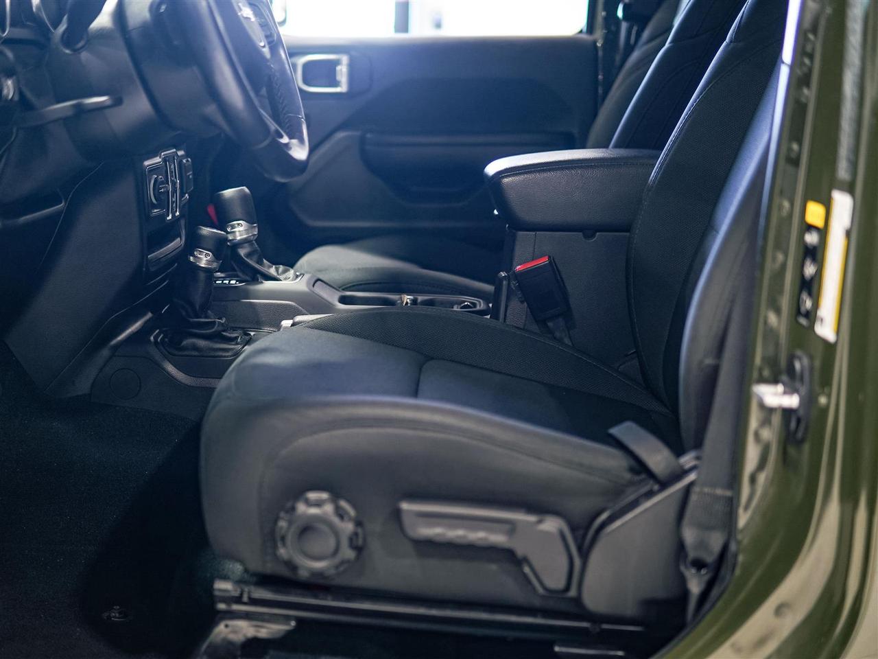 2021 Jeep Wrangler UNLIMITED SPORT ALTITUDE | 4X4 | 2 TOPS | NO ACCIDENTS Photo