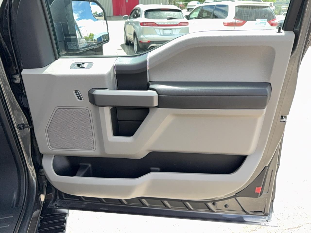 2020 Ford F-150 XLT Photo