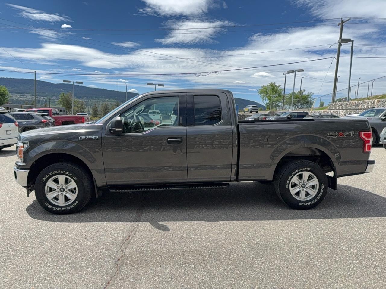 2020 Ford F-150 XLT Photo3