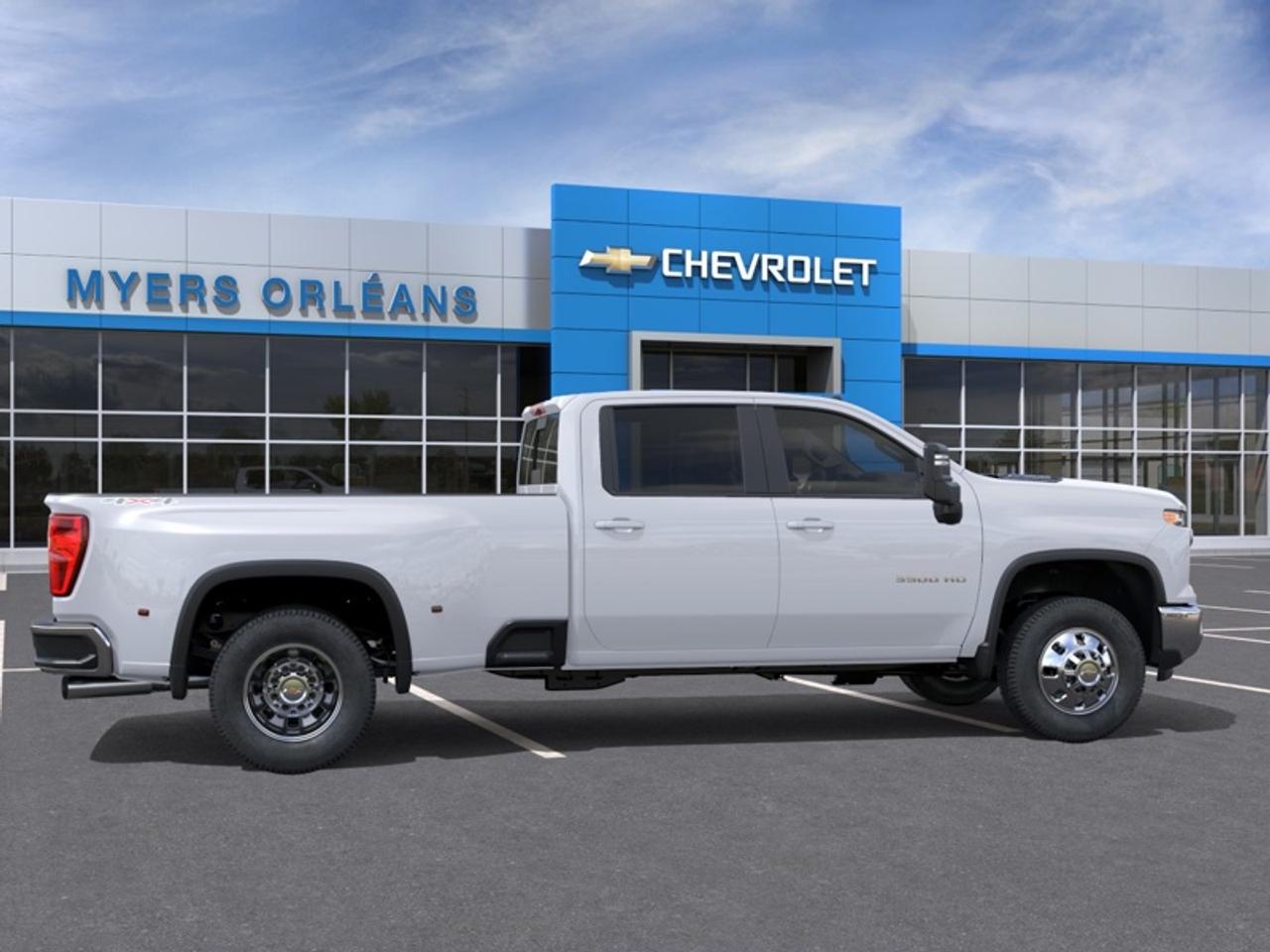 2026 Chevrolet Silverado 3500HD LT  - Leather Seats Photo