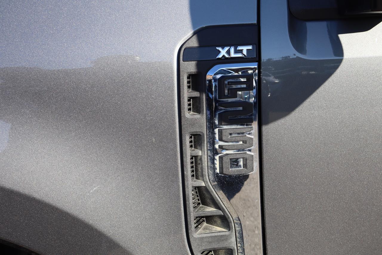 2025 Ford SUPER DUTY F-250 SRW XLT Photo