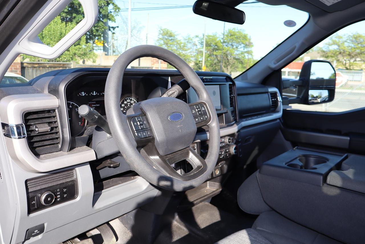 2025 Ford SUPER DUTY F-250 SRW XLT Photo