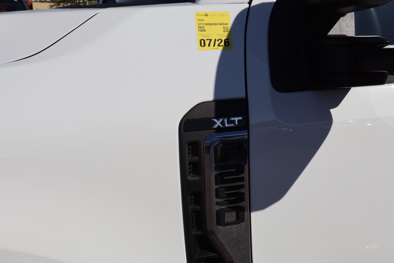 2025 Ford SUPER DUTY F-250 SRW XLT Photo