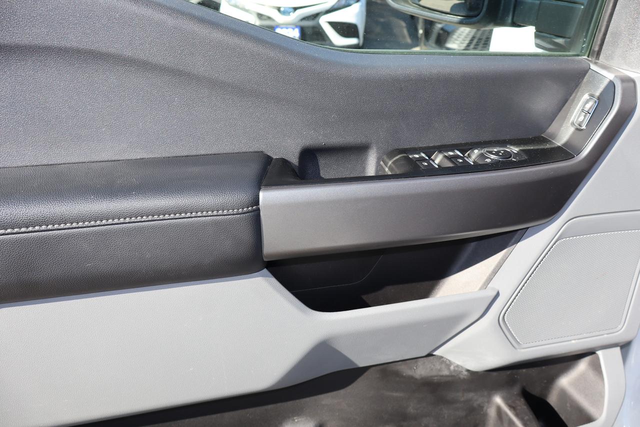2025 Ford SUPER DUTY F-250 SRW XLT Photo