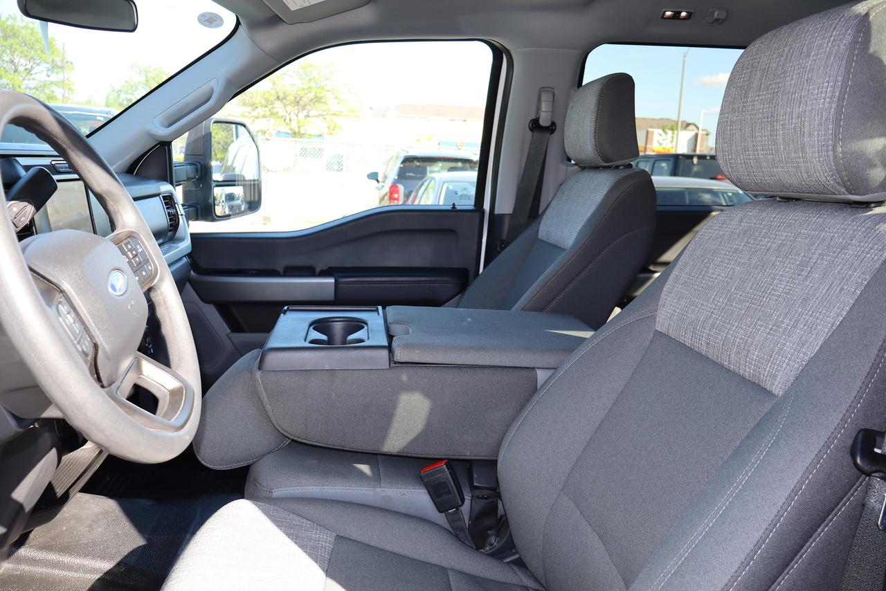 2025 Ford SUPER DUTY F-250 SRW XLT Photo