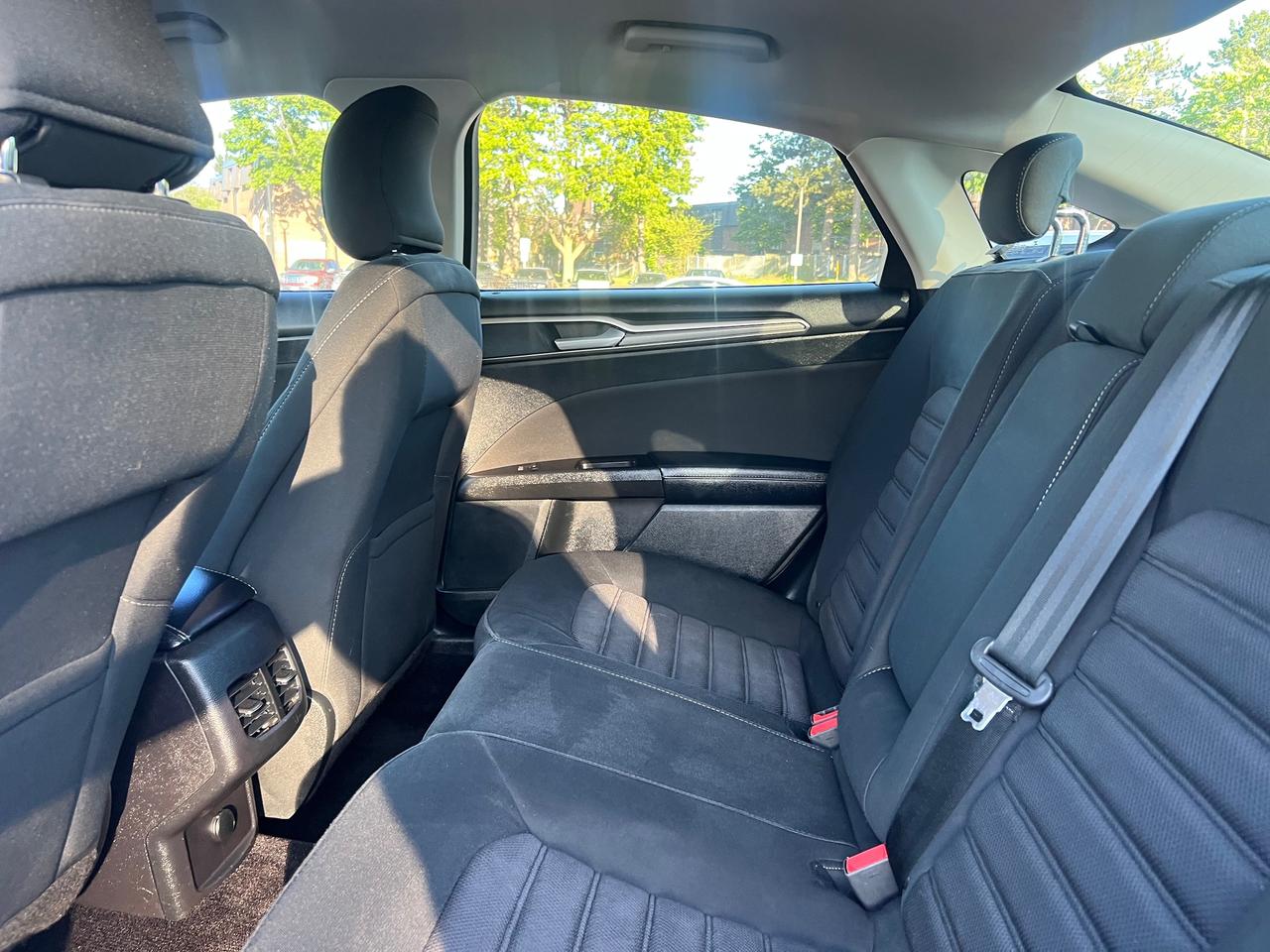 2017 Ford Fusion BACK CAM- NAV-Bluetooth-HEATED SEATS Photo