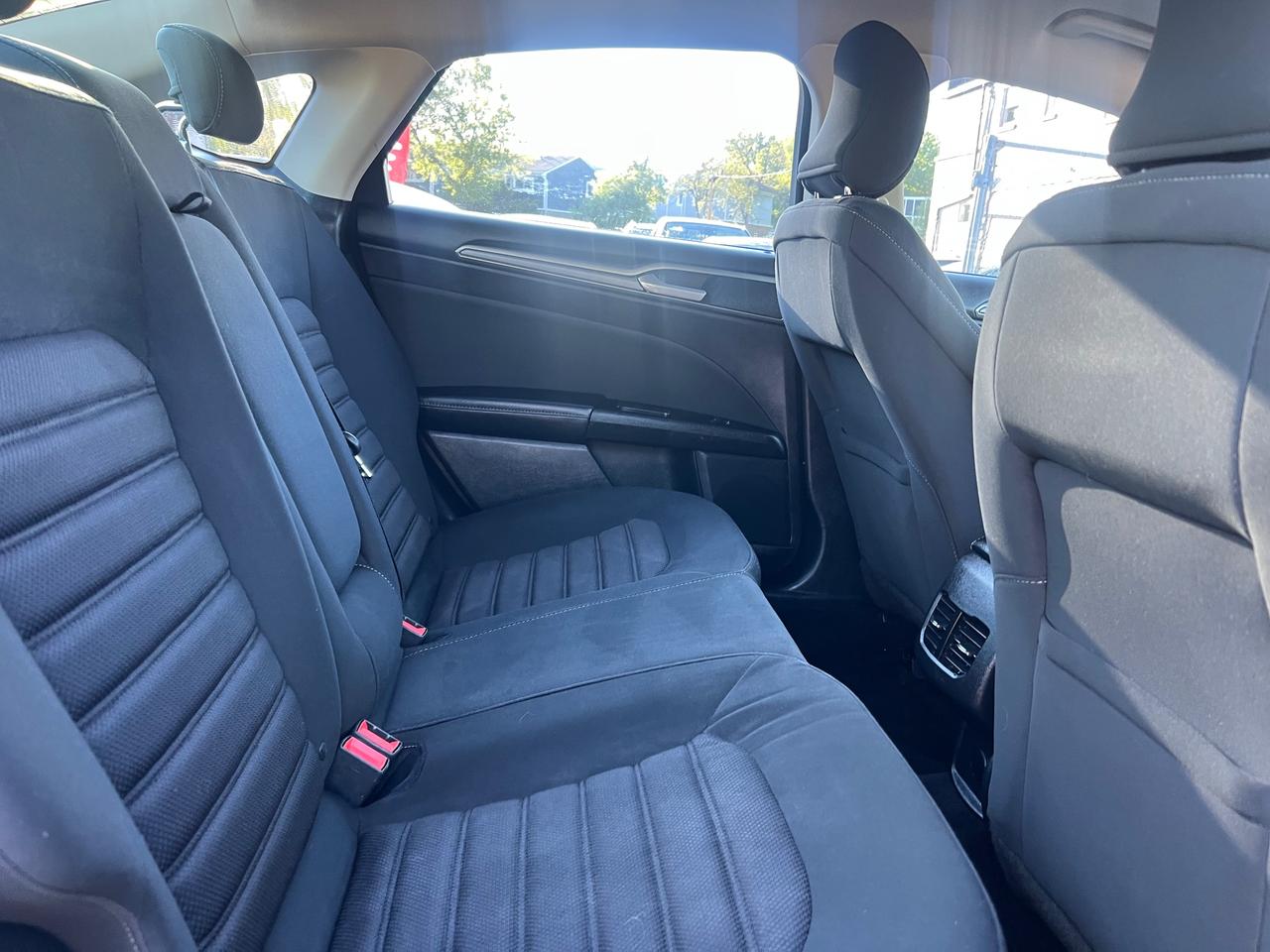 2017 Ford Fusion BACK CAM- NAV-Bluetooth-HEATED SEATS Photo