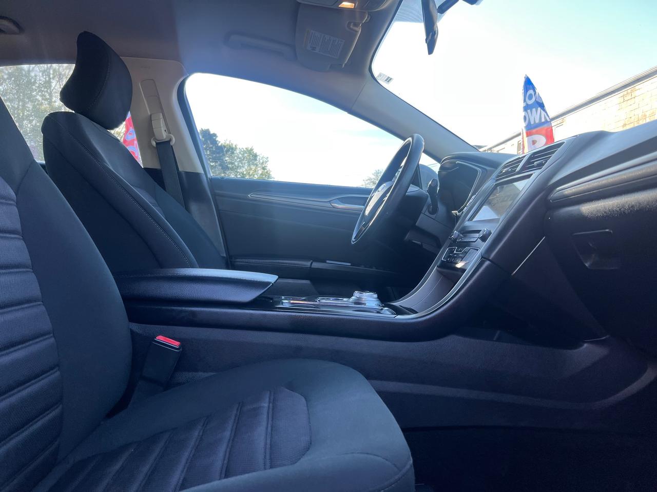 2017 Ford Fusion BACK CAM- NAV-Bluetooth-HEATED SEATS Photo