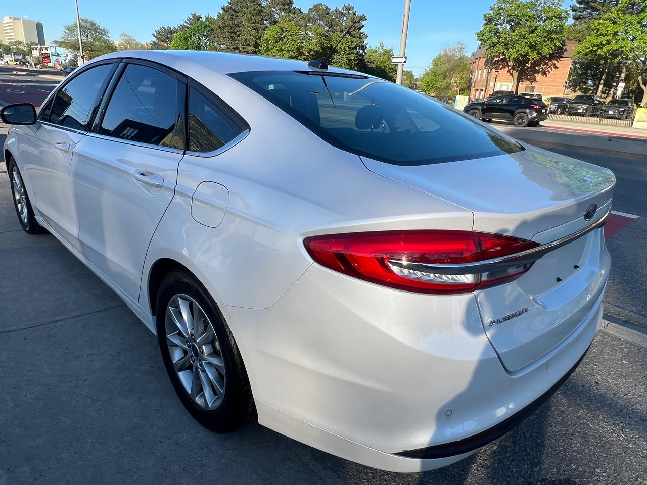 2017 Ford Fusion BACK CAM- NAV-Bluetooth-HEATED SEATS Photo