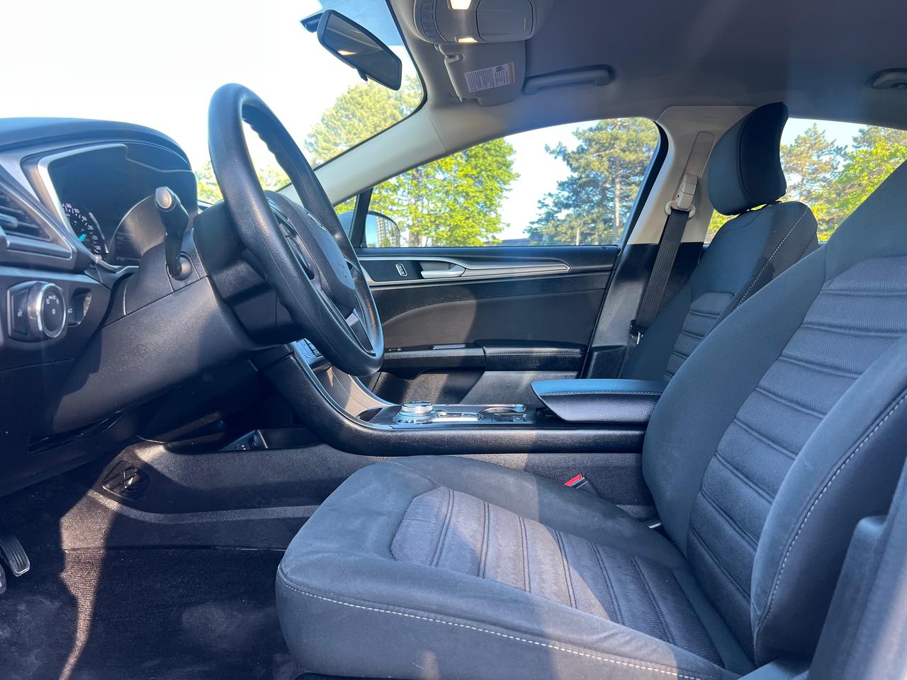 2017 Ford Fusion BACK CAM- NAV-Bluetooth-HEATED SEATS Photo