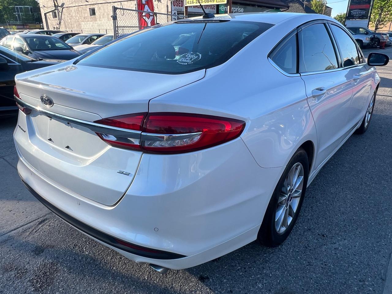2017 Ford Fusion BACK CAM- NAV-Bluetooth-HEATED SEATS Photo