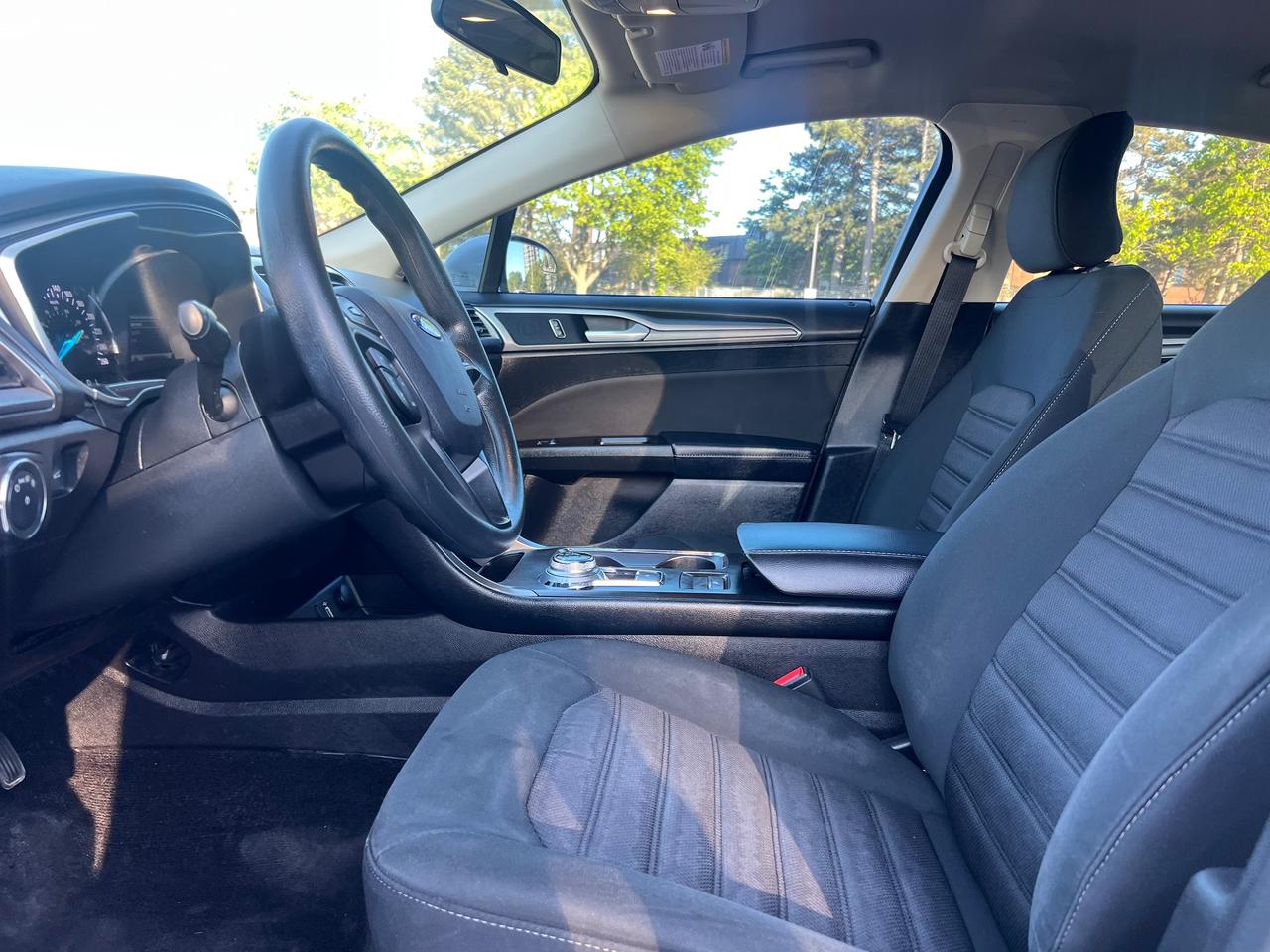 2017 Ford Fusion BACK CAM- NAV-Bluetooth-HEATED SEATS Photo