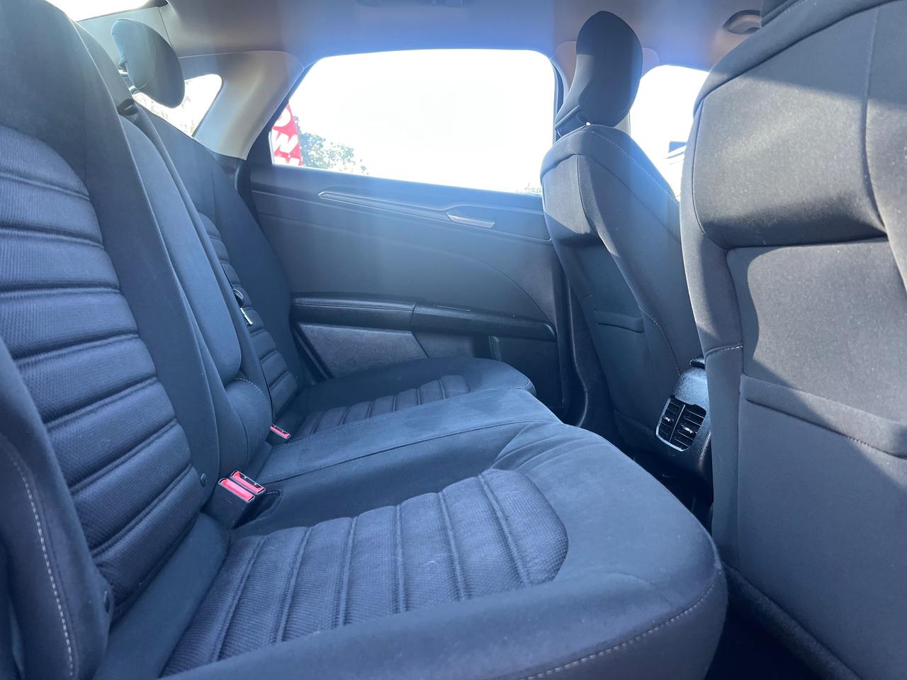 2017 Ford Fusion BACK CAM- NAV-Bluetooth-HEATED SEATS Photo
