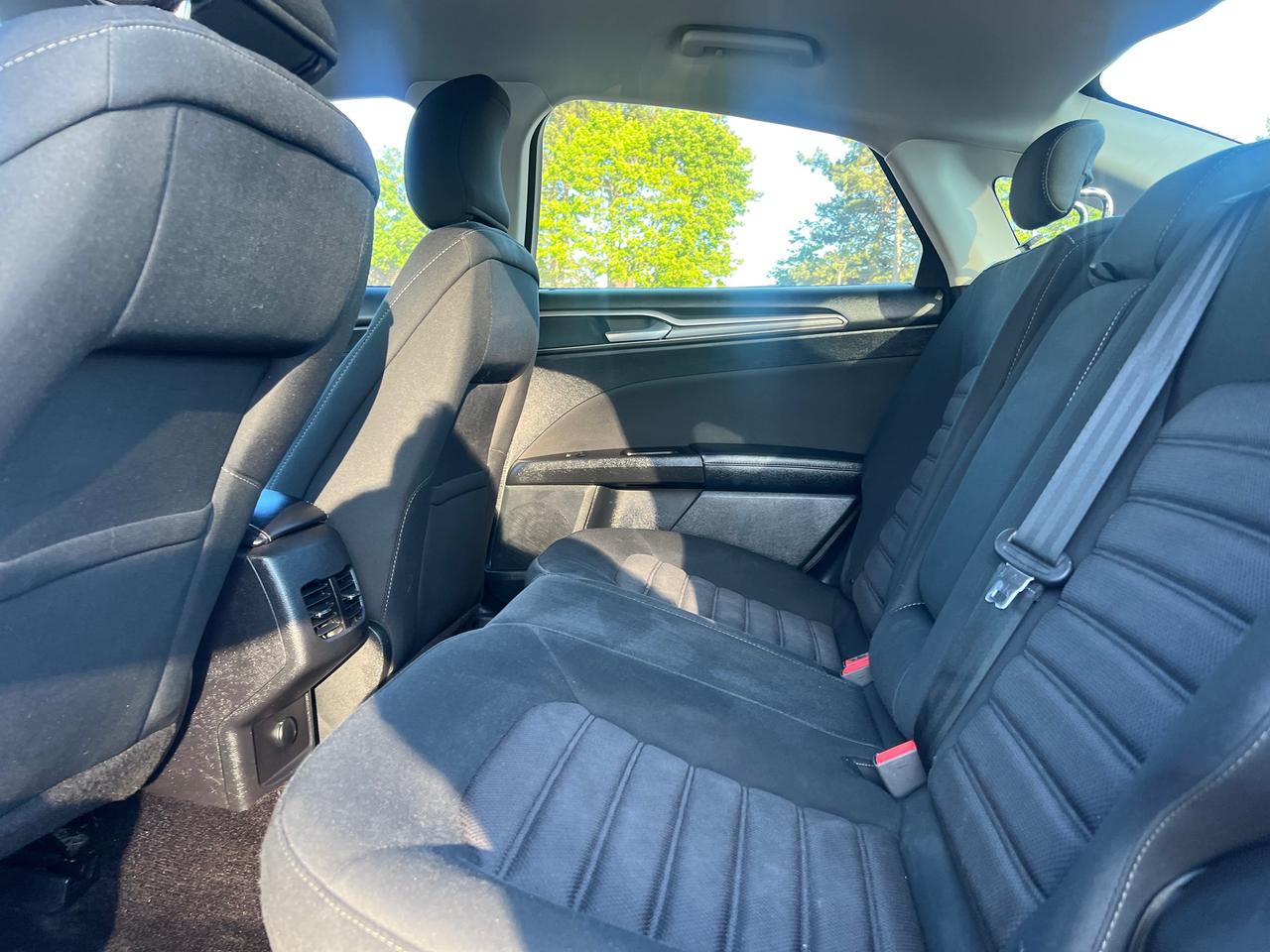 2017 Ford Fusion BACK CAM- NAV-Bluetooth-HEATED SEATS Photo