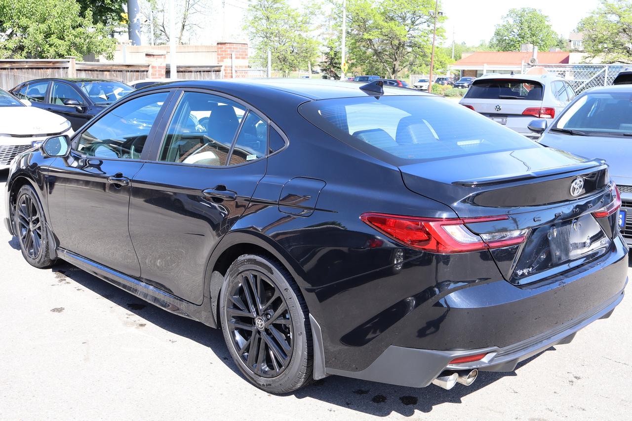 2026 Toyota Camry SE Hybrid Photo