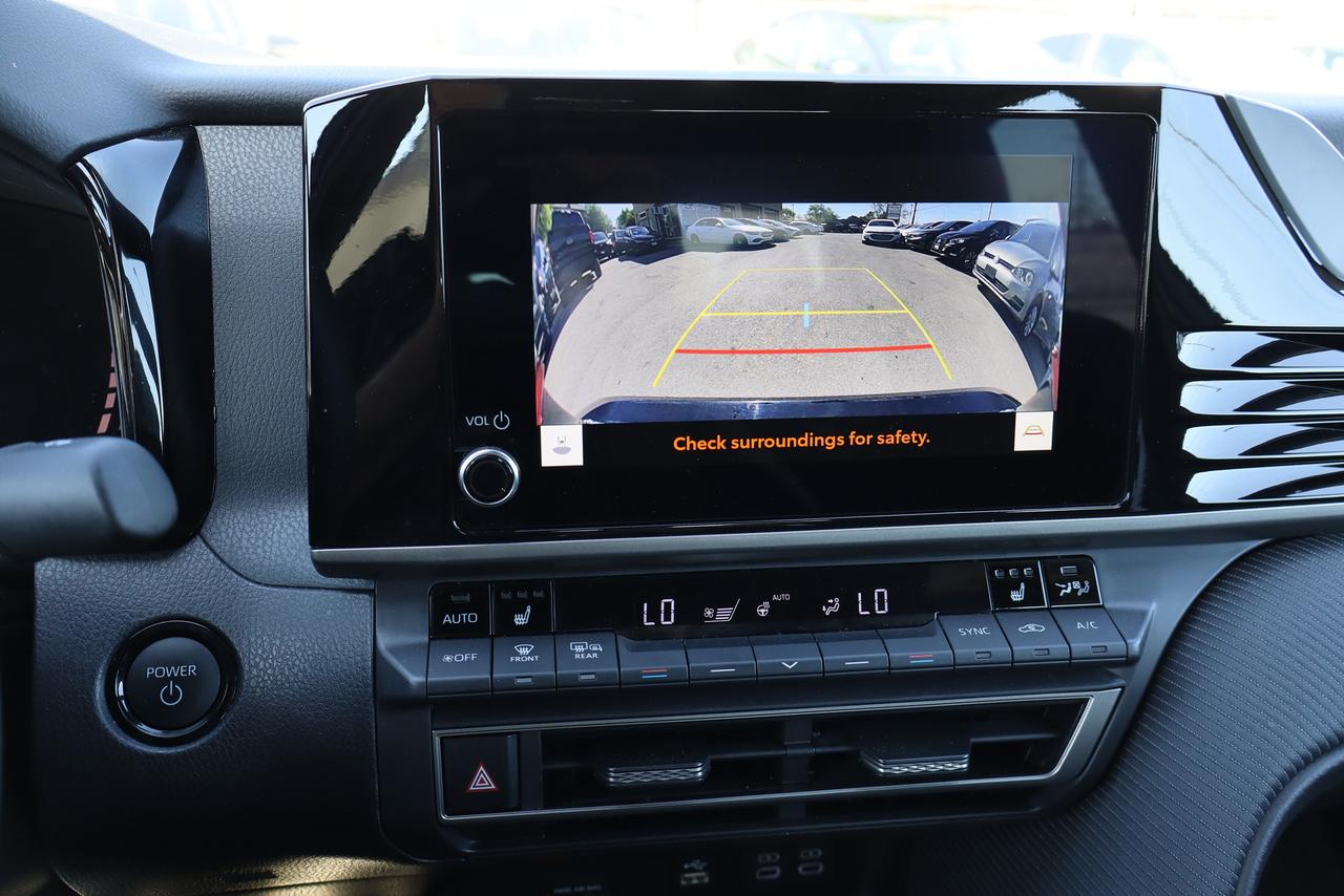 2026 Toyota Camry SE Hybrid Photo