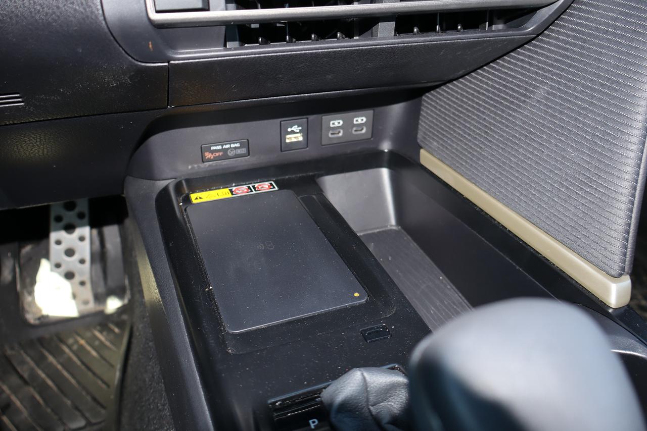2026 Toyota Camry SE Hybrid Photo