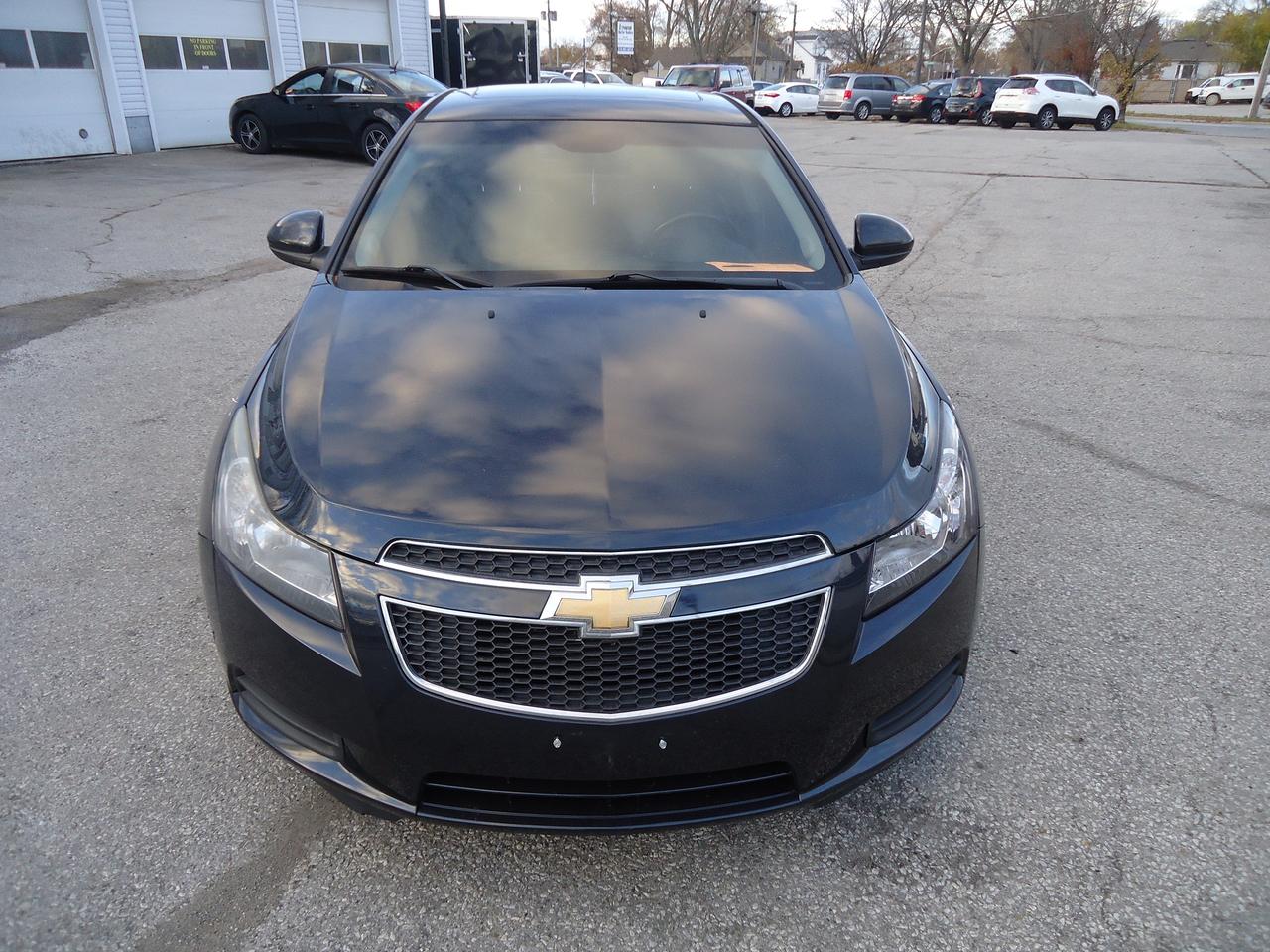 2014 Chevrolet Cruze 4dr Sdn 2lt Photo2