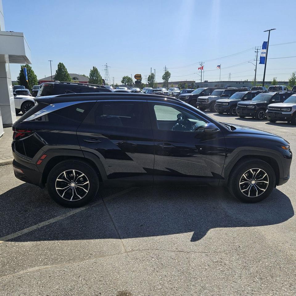 2022 Hyundai Tucson AWD, PREFERRED, HEATED SEATS, ADAPT CRUISE, LOCAL! Photo3