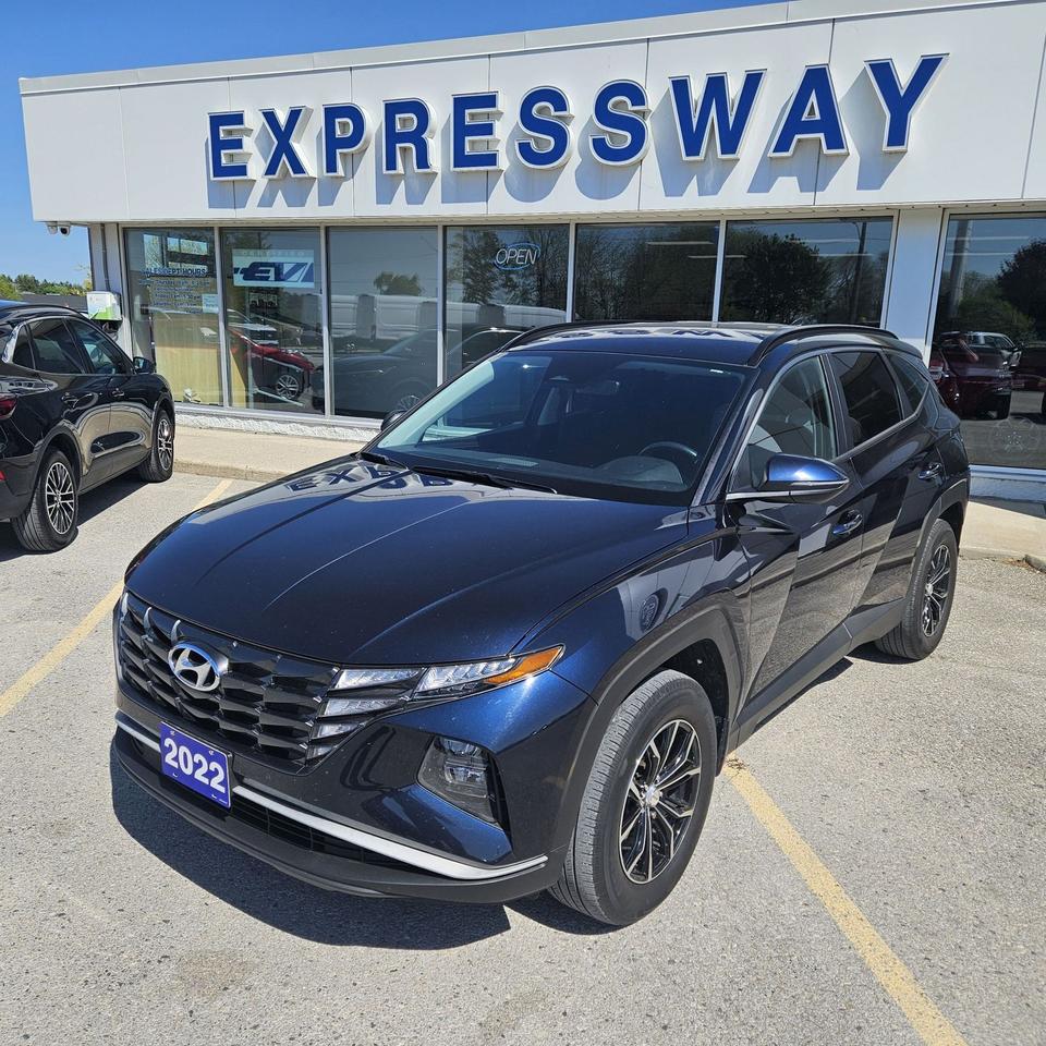 2022 Hyundai Tucson AWD, PREFERRED, HEATED SEATS, ADAPT CRUISE, LOCAL! Photo0
