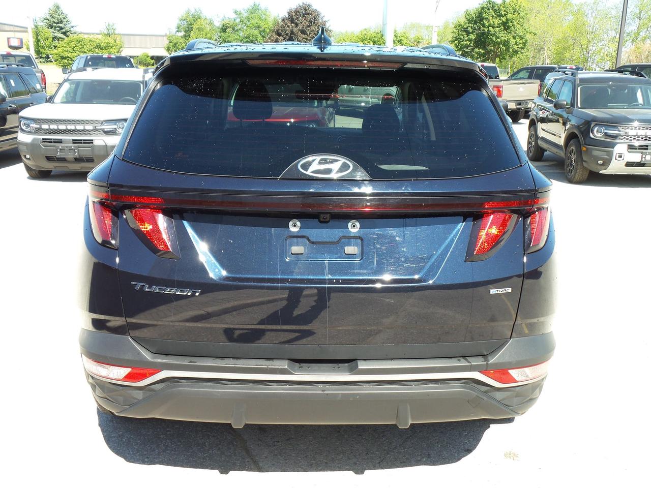 2022 Hyundai Tucson AWD, PREFERRED, HEATED SEATS, ADAPT CRUISE, LOCAL! Photo