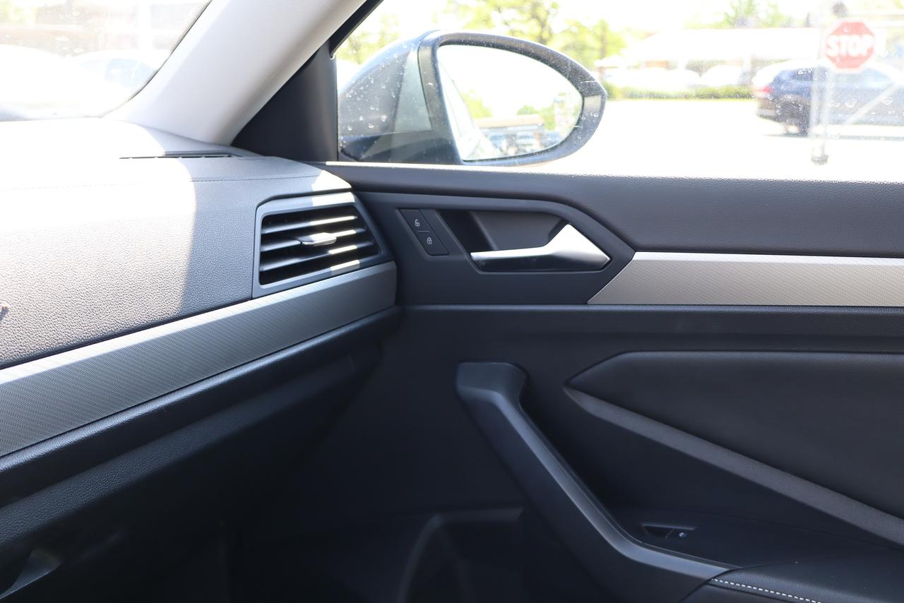 2024 Volkswagen Jetta TRENDLINE AUTO Photo