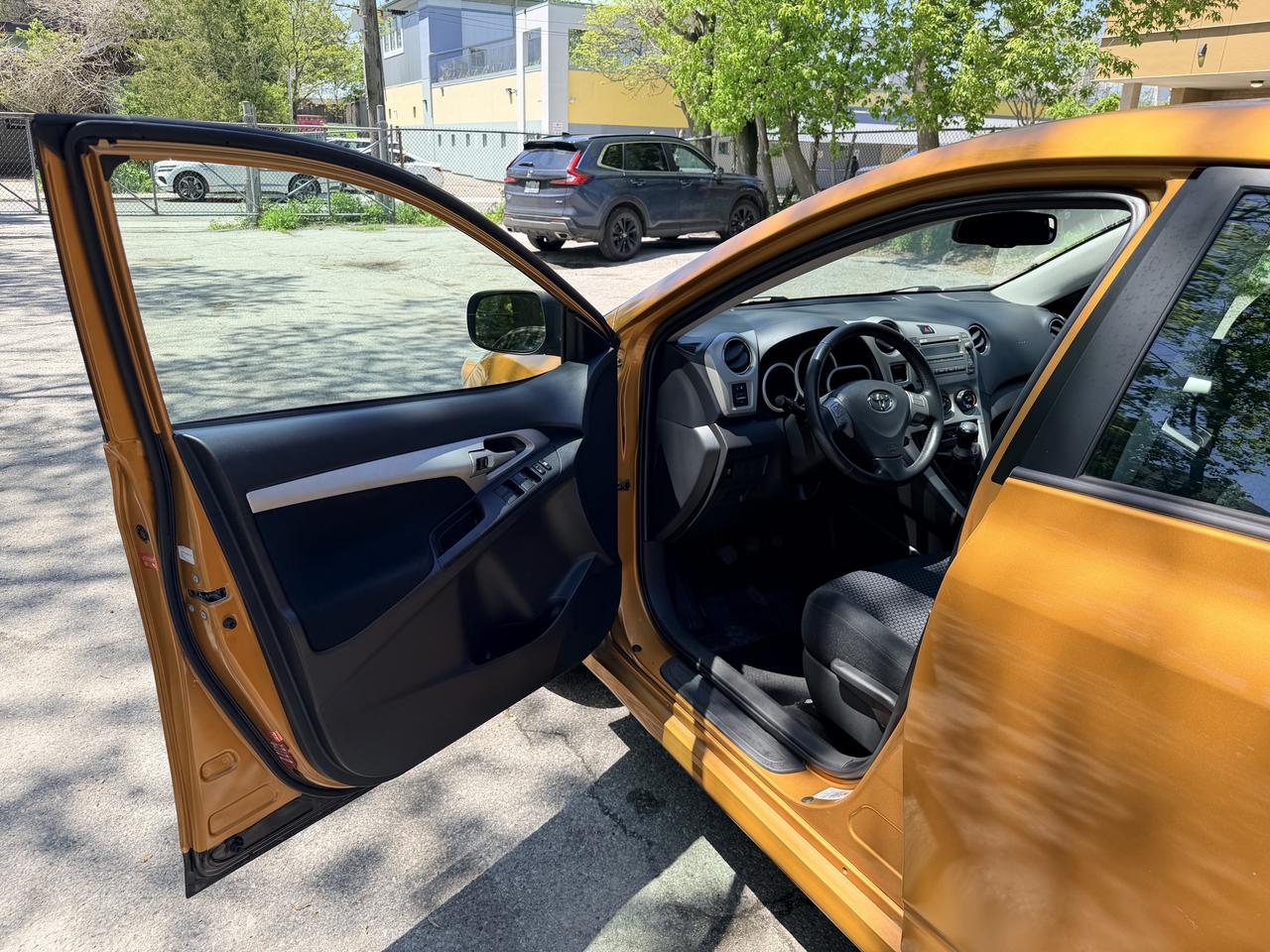 2009 Toyota Matrix XRS | 5-SPEED | SUNROOF Photo